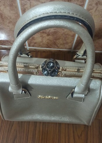 Altın Renkli Modern Klasik Kadın Deri Çanta - Görsel 2