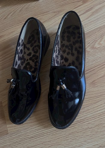 Siyah Leopar Desenli Püsküllü Topuklu Kadın Ayakkabı - Görsel 2