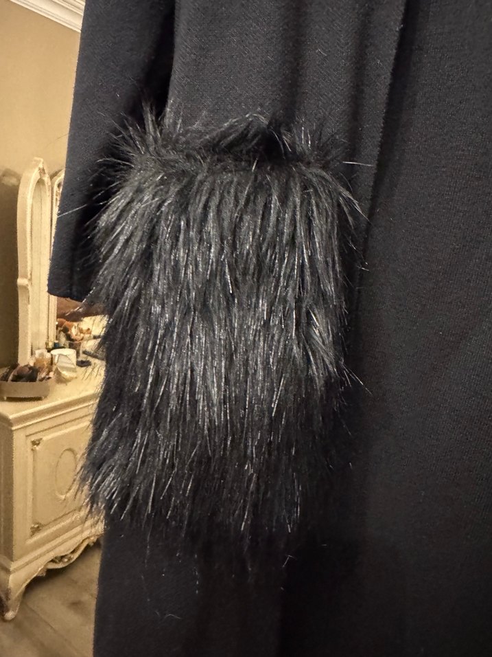 Siyah Uzun Kürklü Kadın hırka - Görsel 3