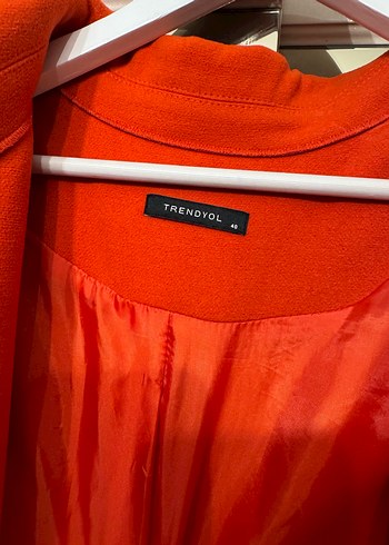 Turuncu Uzun Düğmeli Kadın Palto - Görsel 2