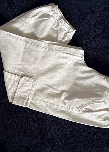 Düğmeli Beyaz pantolon - Görsel 2