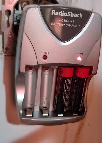 RadioShack Pil Şarj Cihazı