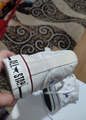 35,5 Beden Beyaz Elastik Bağcıklı Converse