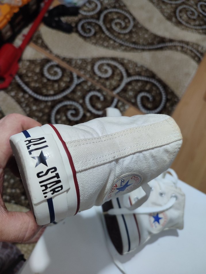 Beyaz Elastik Bağcıklı Converse - Görsel 3