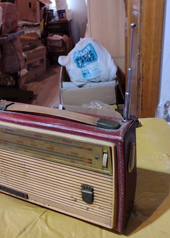 Kırmızı Grundig Retro antika Radyo - Görsel 2