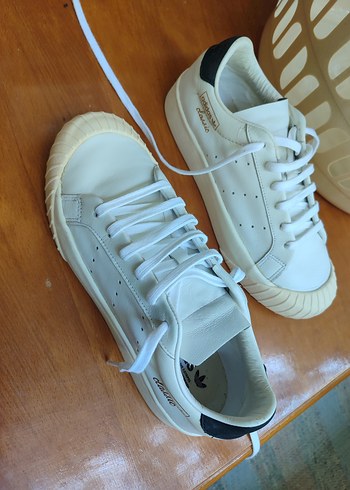 Beyaz Bağcıklı orjinal Adidas Spor Ayakkabı - Görsel 10
