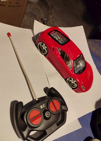 Basık Kırmızı Işıklı Kumandalı Araba - Görsel 14