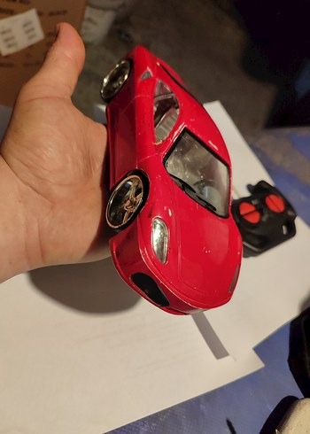 Basık Kırmızı Işıklı Kumandalı Araba - Görsel 12