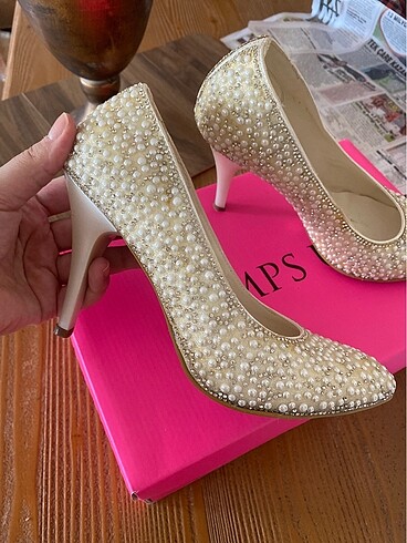 36 Beden beyaz Renk İnci detaylı stiletto
