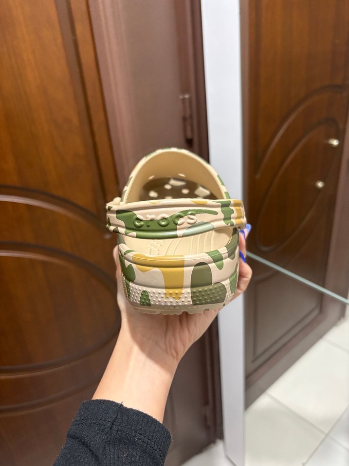 Crocs Classic Printed Camo Erkek Terlik 43-44 Numara - Görsel 3