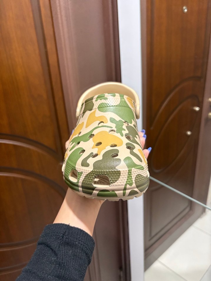 Crocs Classic Printed Camo Erkek Terlik 42-43 Numara - Görsel 2
