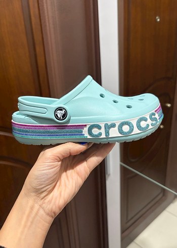 Crocs 28