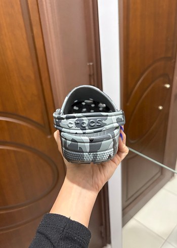 Crocs Classic Printed Camo Kadin Terlik 38-39 Numara - Görsel 3