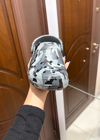 Crocs Classic Printed Camo Kadin Terlik 38-39 Numara - Görsel 2