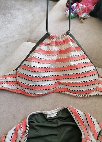 Üstü halter bikini takımı 