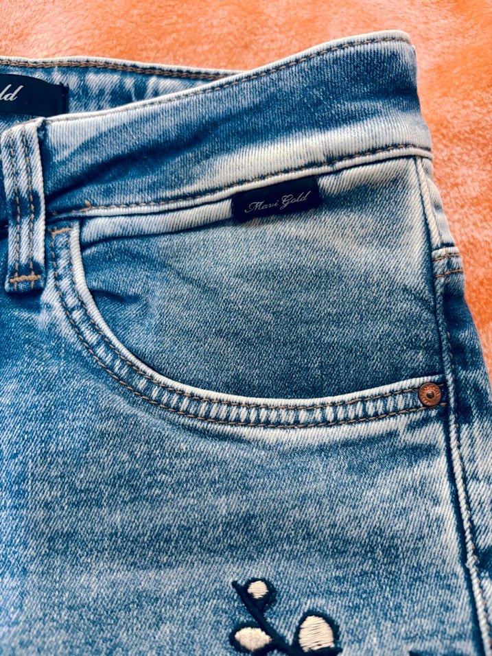Çiçek İşlemeli Mavi Denim Jean — görsel 5/7