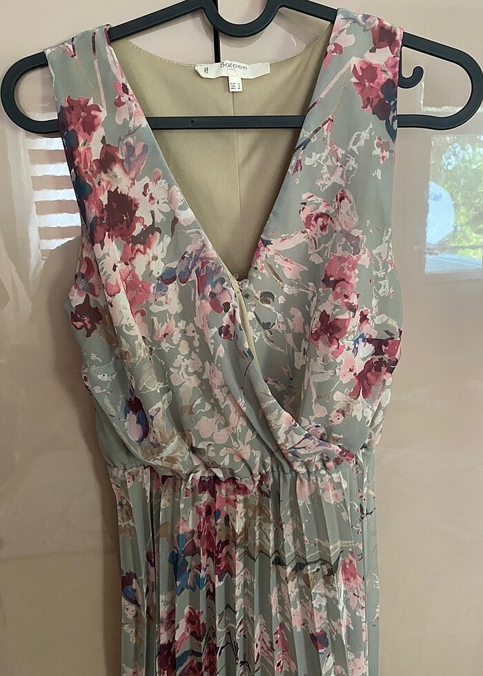 Çiçekli Elbise - Görsel 2