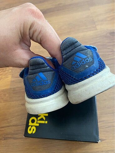 22 Beden mavi Renk Adidas çocuk ayakkabısı