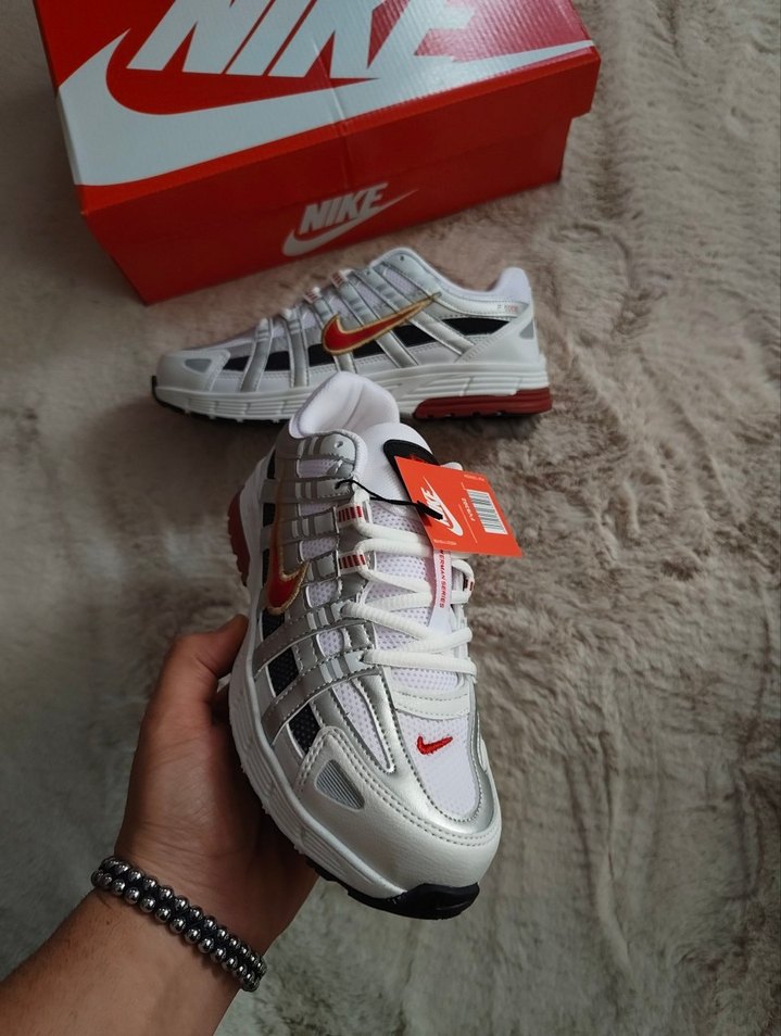 Nike Retro Sneaker: Şıklık ve Konfor Bir Arada — görsel 4/8