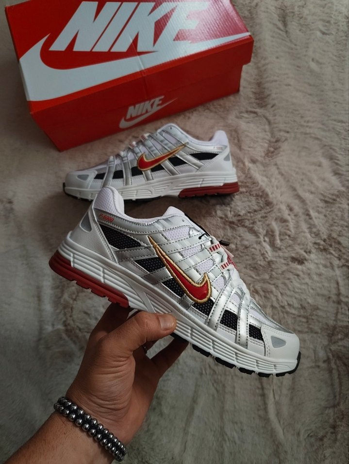 Nike Retro Sneaker: Şıklık ve Konfor Bir Arada — görsel 3/8
