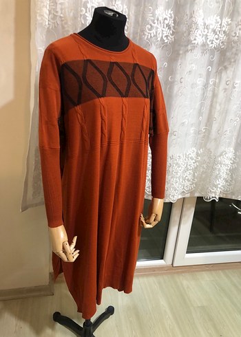 Örgü-Yırtmaç Detaylı Midi Triko Tunik - Görsel 2