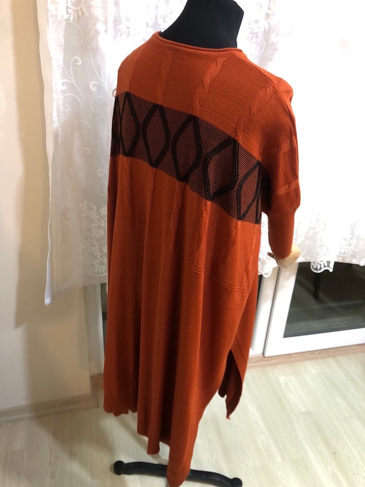 Örgü-Yırtmaç Detaylı Midi Triko Tunik - Görsel 4