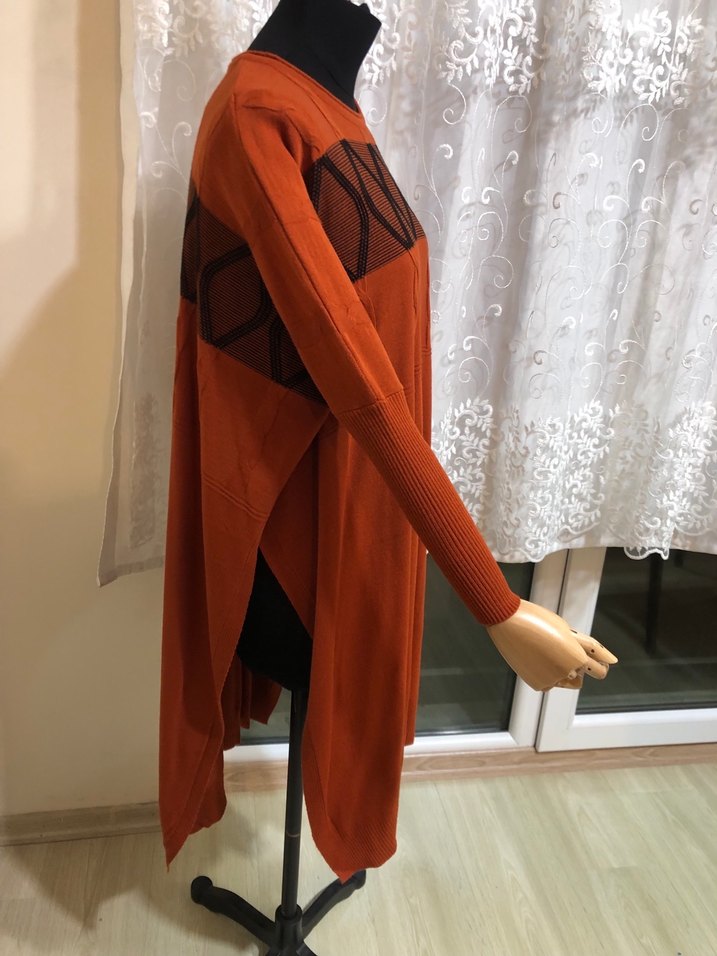 Örgü-Yırtmaç Detaylı Midi Triko Tunik - Görsel 3