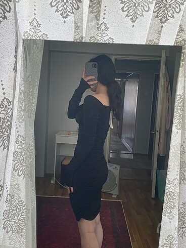 m Beden Siyah büzgülü gece elbise