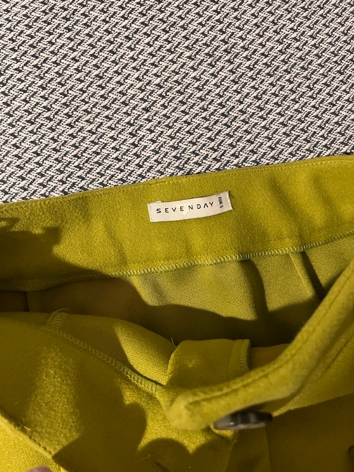 Sarı Kemerli Mini Etek - Görsel 3