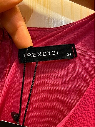 34 Beden pembe Renk Trendyol 34 beden yeni etiketli pembe elbise