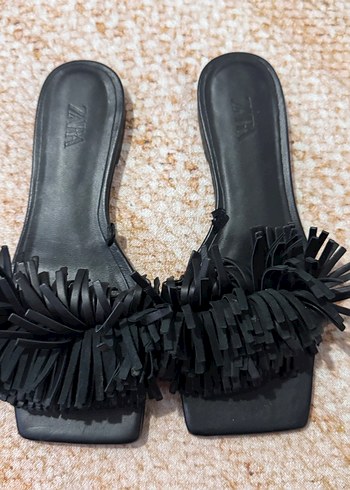 Püsküllü Siyah Kadın Terlik - Görsel 2