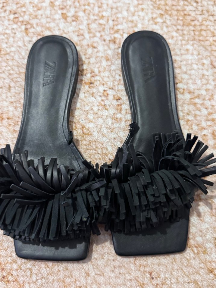 Püsküllü Siyah Kadın Terlik - Görsel 2