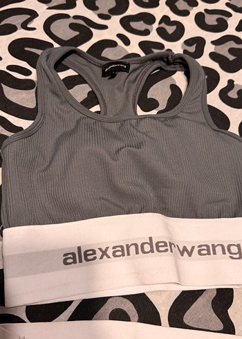 Alexander Wang Gri Kısa Tayt ve Spor Sütyeni - Görsel 2