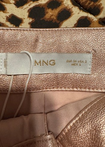 Pembe Deri Mini Etek ve taşlı üst - Görsel 3