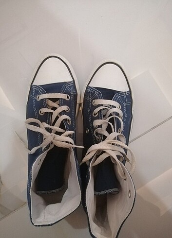 Mavi Converse