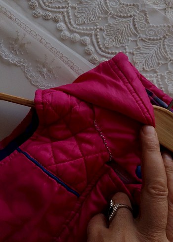 Kız Çocuk Pembe Düğmeli Yelek - Görsel 2