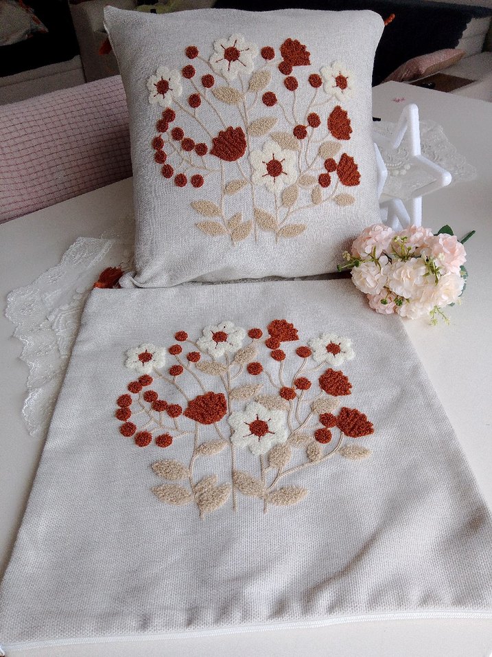 Nakışlı Beyaz Bebek Önlüğü - Görsel 2