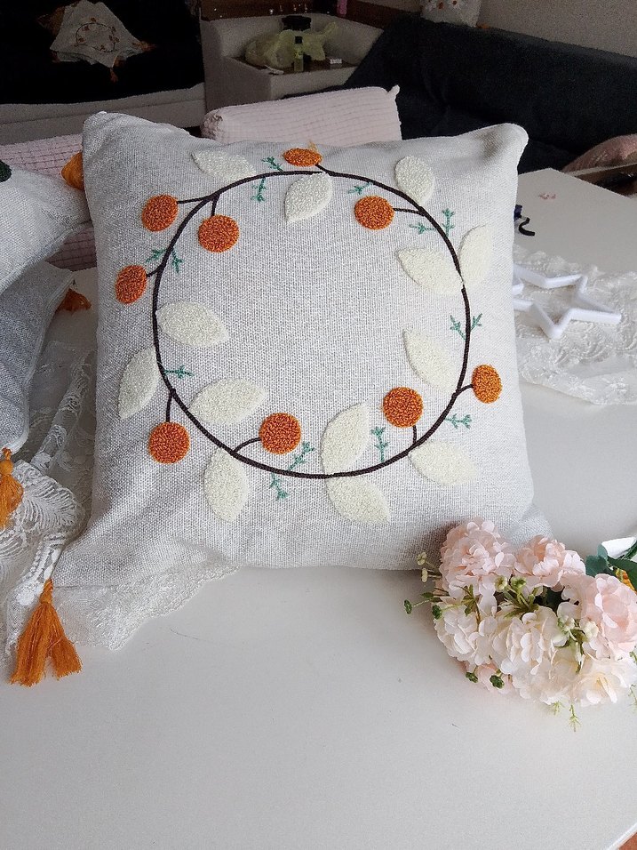 Nakışlı Beyaz Bebek Önlüğü - Görsel 4