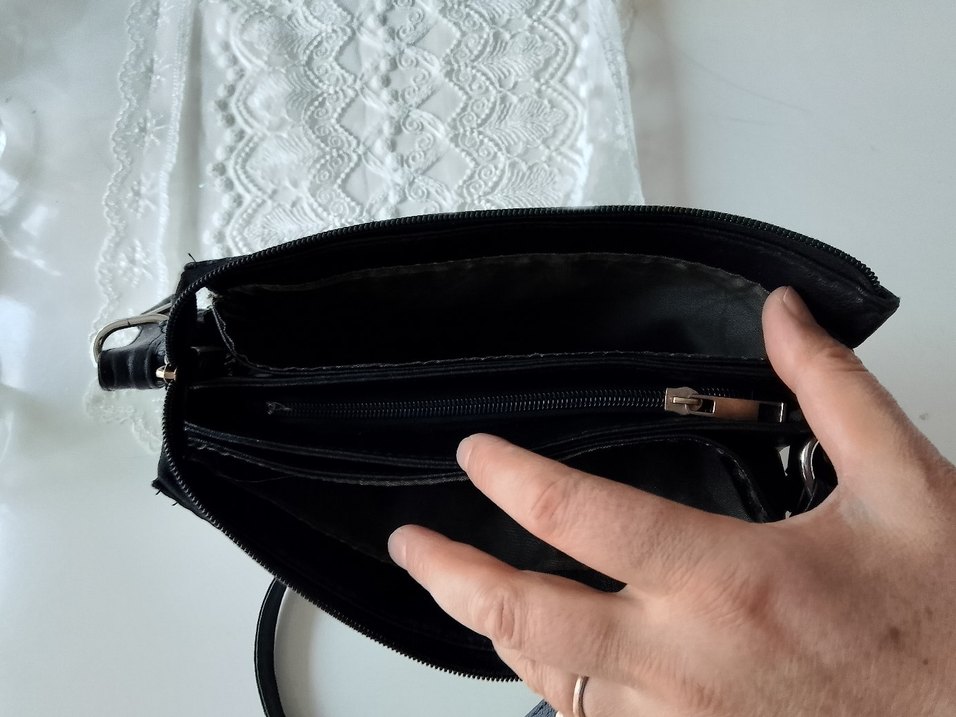 Siyah Deri Fermuarlı Kadın Çanta - Görsel 2