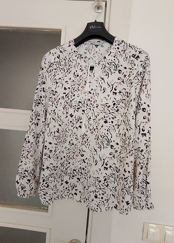 LC Waikiki Desenli V Yaka Kadın Bluz