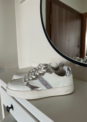Nine West Gri Detaylı Beyaz Platform Spor Ayakkabı
