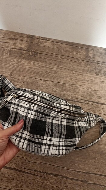 Stradivarius bel çantası 