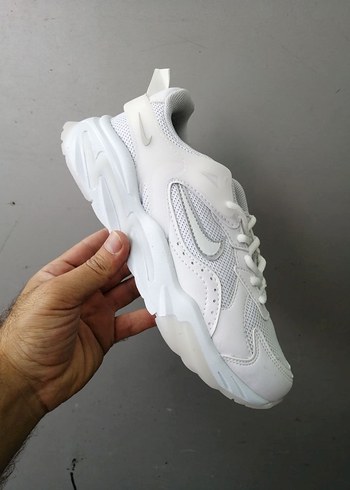Nike Beyaz Bağcıklı Spor Ayakkabı Sneakers