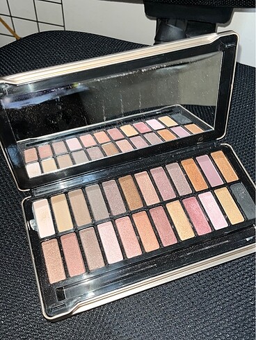 Urban Decay Naked 4 Far Paleti