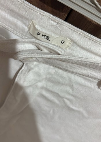 Kadın Beyaz Midi Boy Rahat Kesim Kot Pantolon - Görsel 2