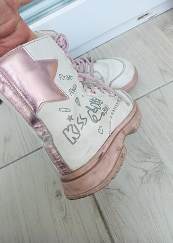 Pembe Bağcıklı Kız Çocuk Botu