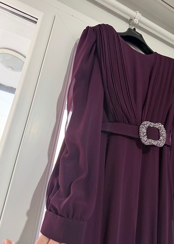 Kemer Detaylı Uzun Mor Kadın Tesettür Abiye Elbise - Görsel 4