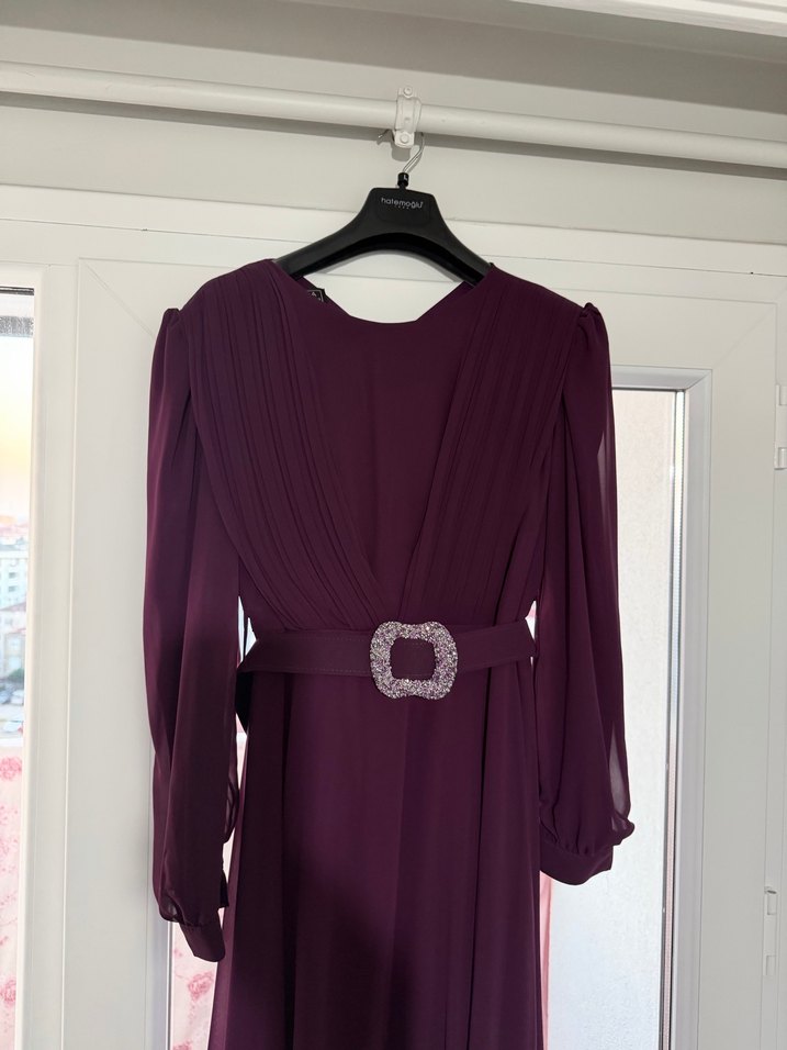 Kemer Detaylı Uzun Mor Kadın Tesettür Abiye Elbise - Görsel 2