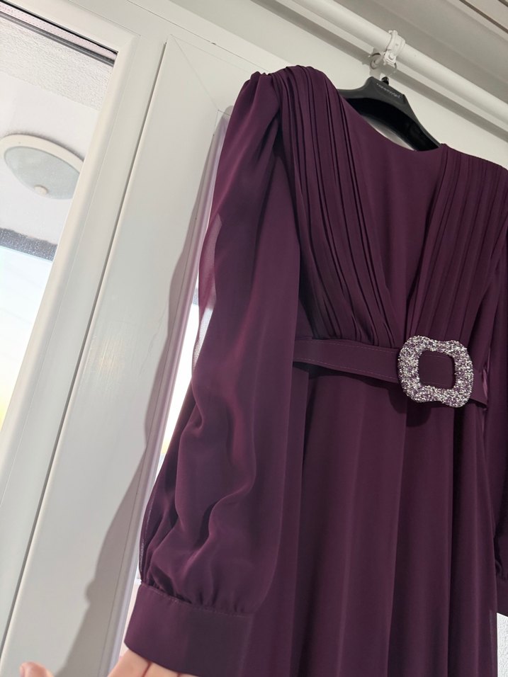 Kemer Detaylı Uzun Mor Kadın Tesettür Abiye Elbise - Görsel 4