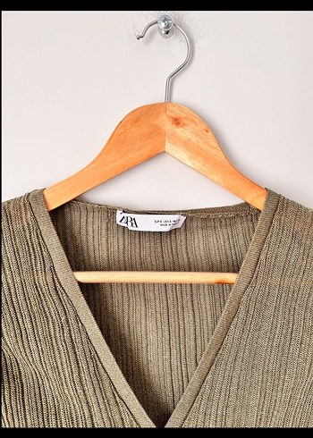 Düğmeli V Yaka Kadın Hırka - Görsel 3